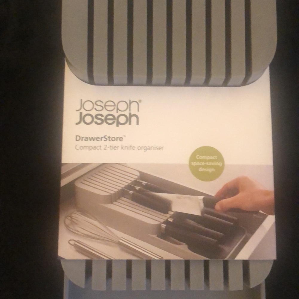 NWT Joseph Joseph space-saving knife holder